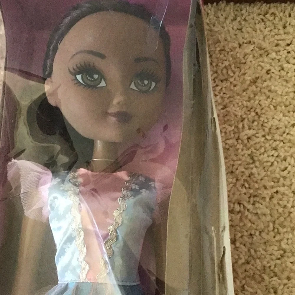 Lovely Patsy Princess Collection - Picture 2 of 5